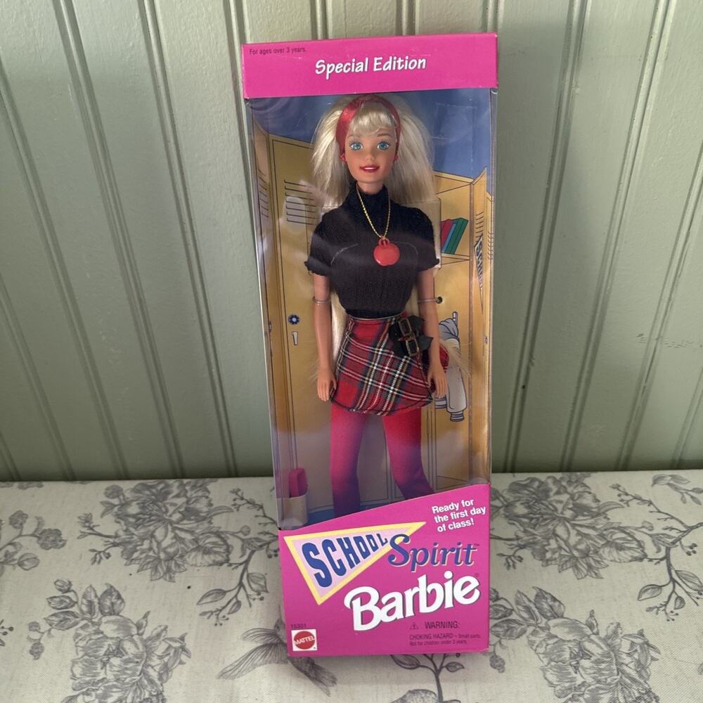 NEW Mattel 1995 Vintage School Spirit Barbie Doll Special Edition 15579 NRFB Vtg
